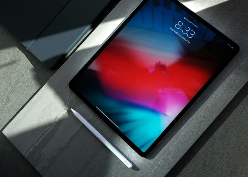 CNC machined aluminum magnetic floating tablet stand with dual hinges